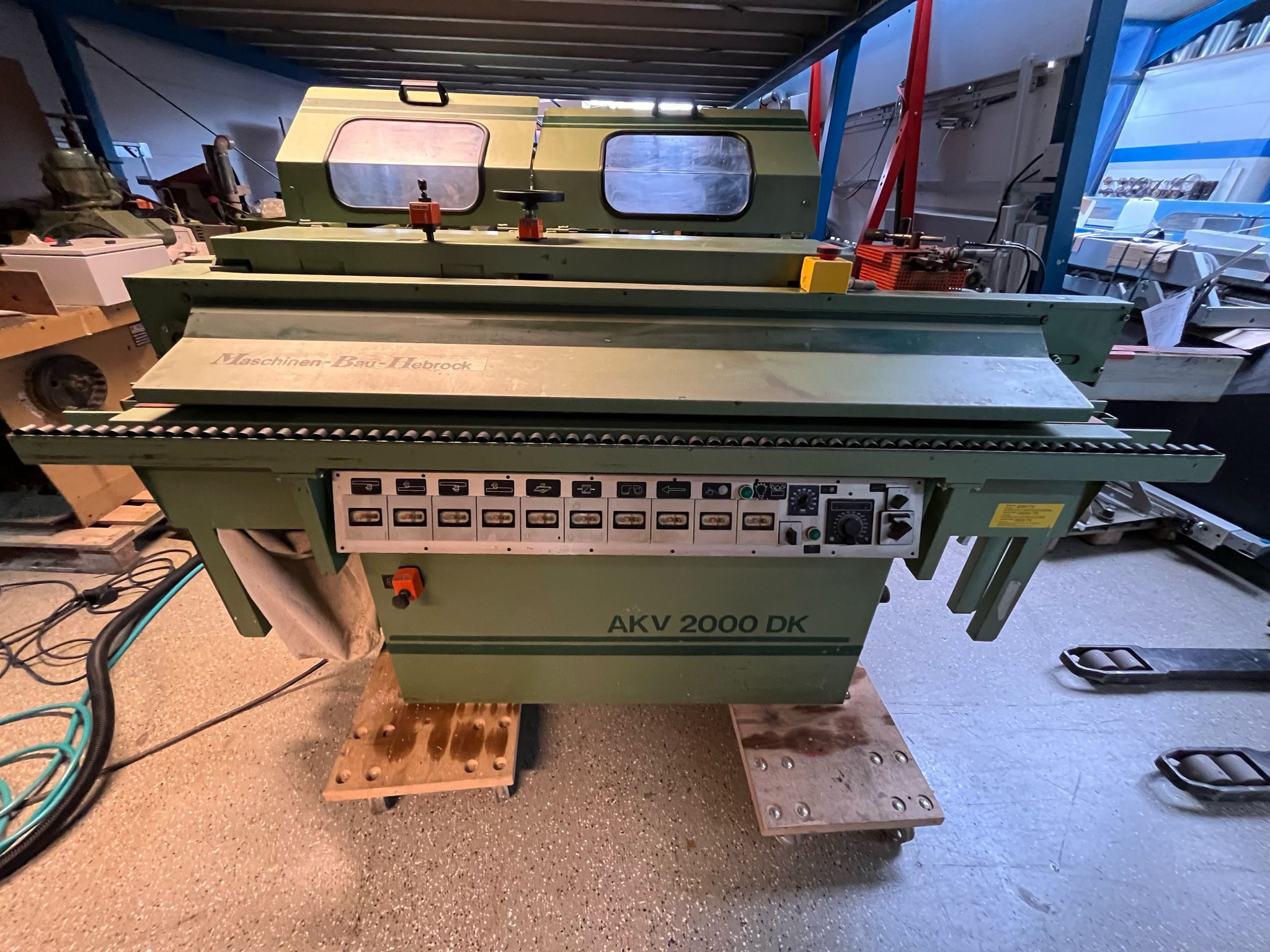 AKV 2000 DK