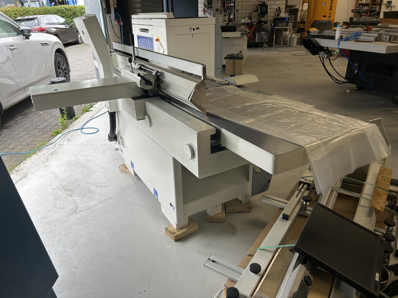 SCM L'invincibile F 7