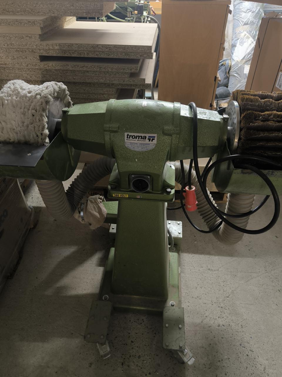 Schleif- und Poliermaschine