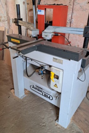 LBM Junior 320