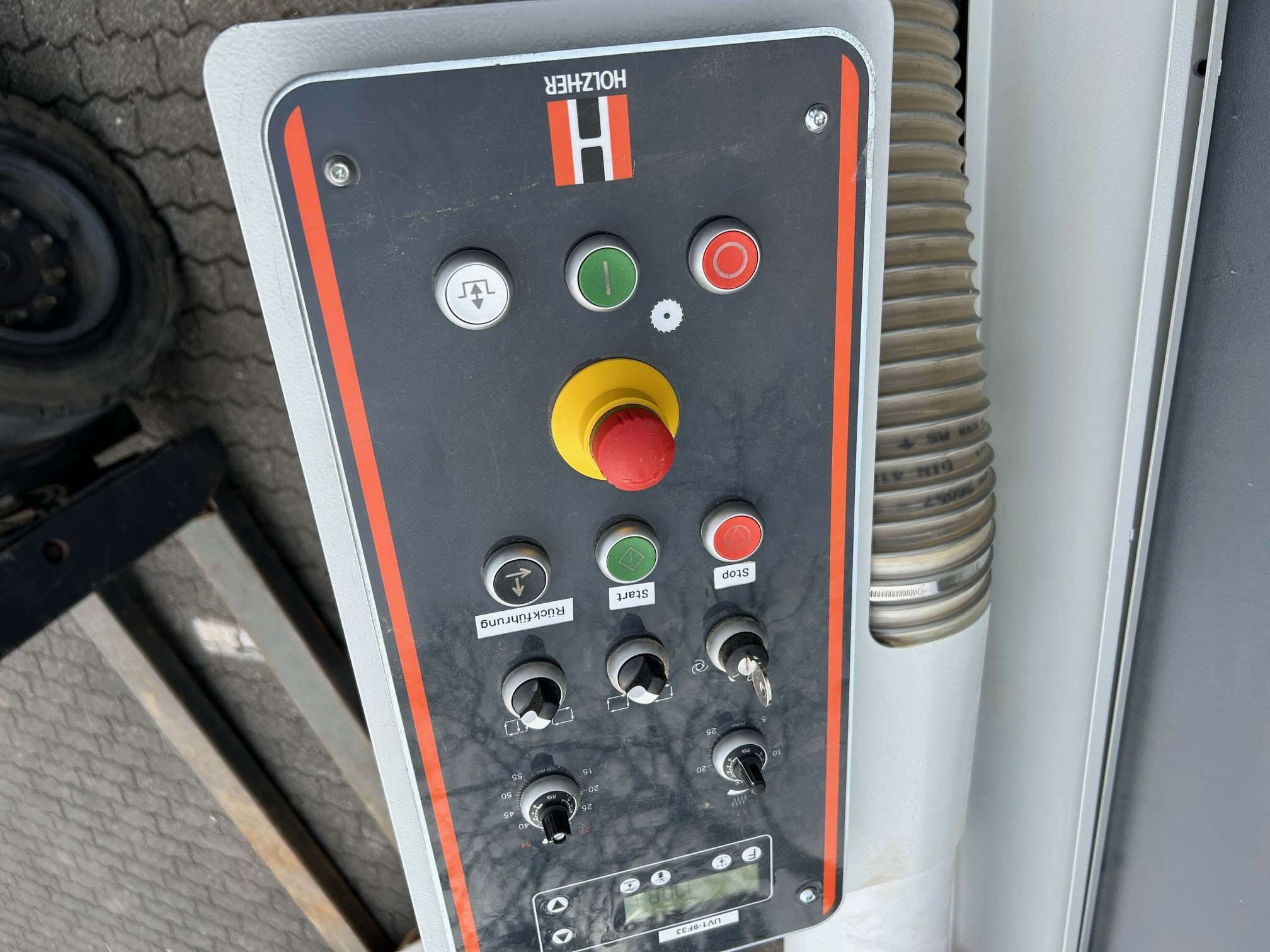 Holz Her Sector 1260 automatic