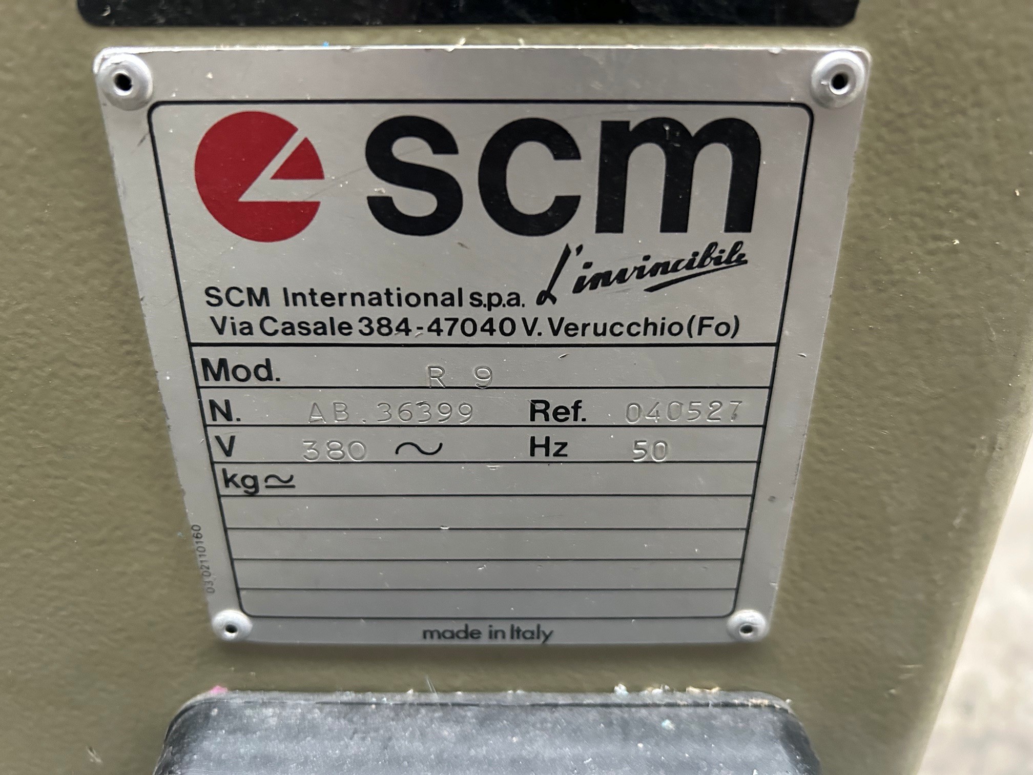 SCM R 9