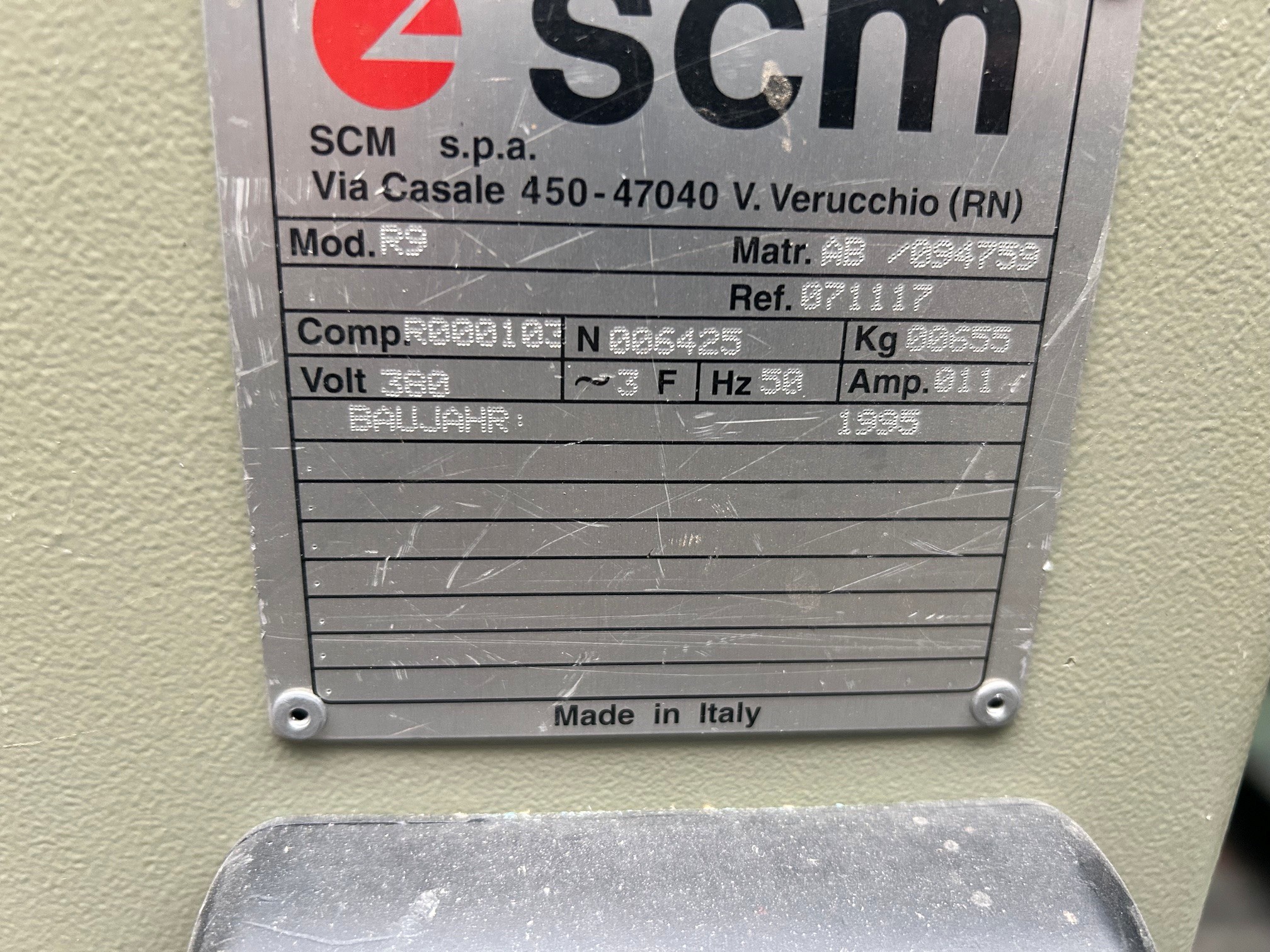 SCM R 9