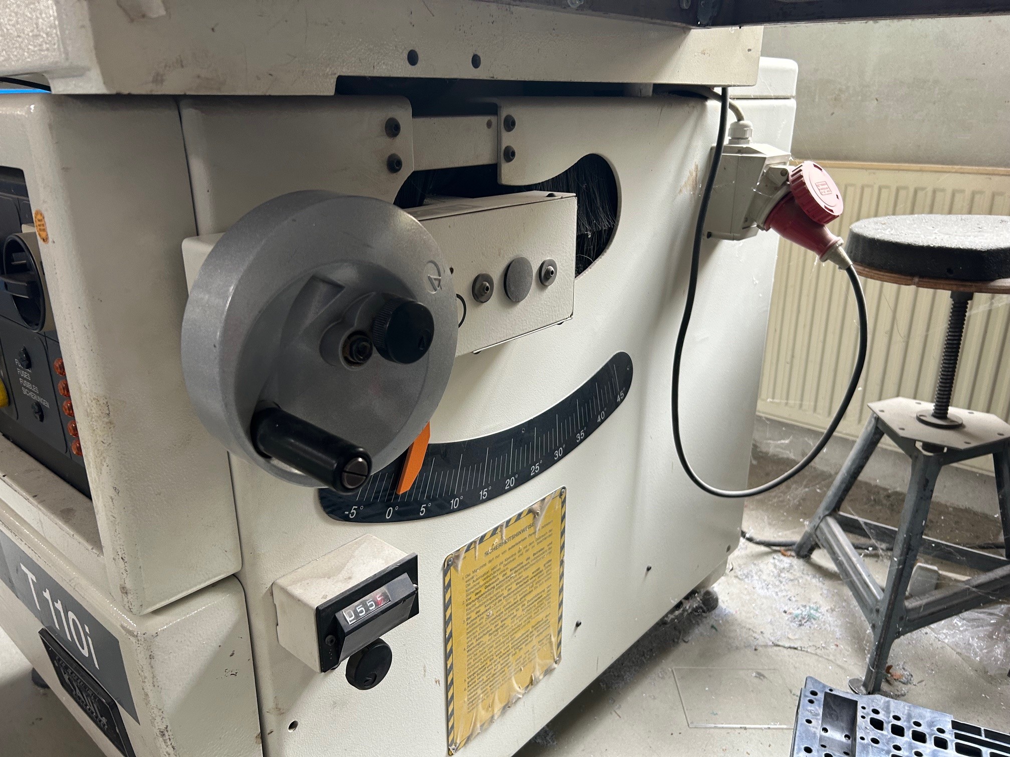 SCM T 110 i