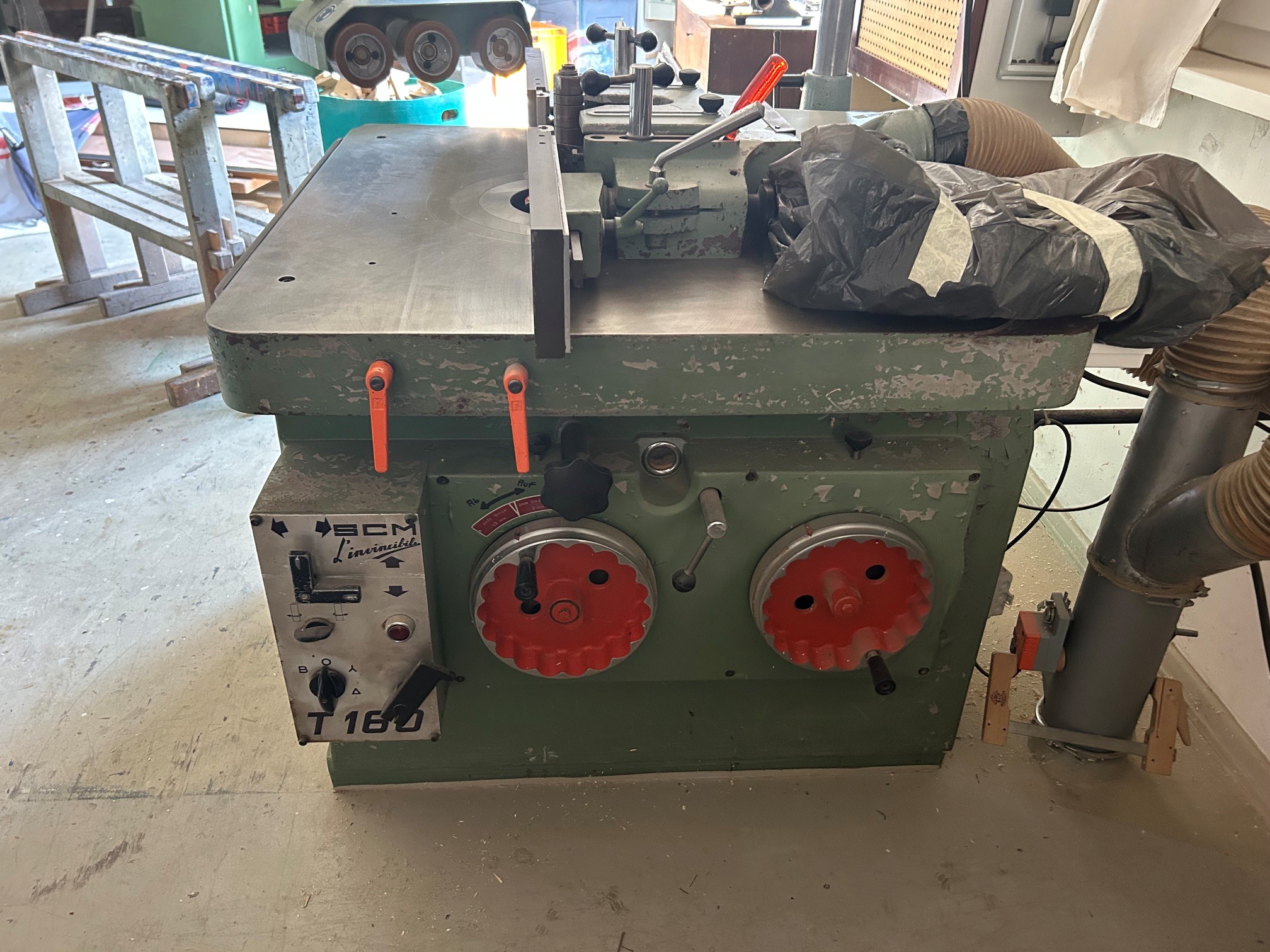 SCM T 160