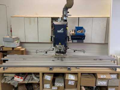 Topfbandbohr- und Einpressmaschine Hettich Blue